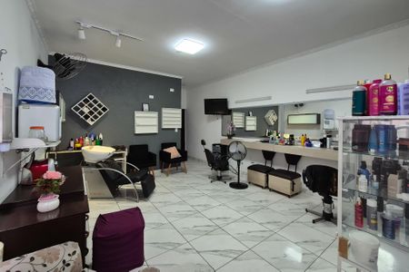 Casa à venda com 374m², 4 quartos e 2 vagasSala 