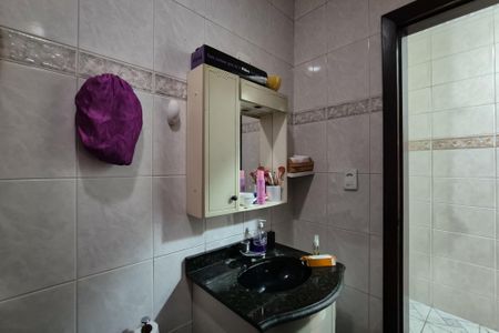 Casa à venda com 374m², 4 quartos e 2 vagasBanheiro Social