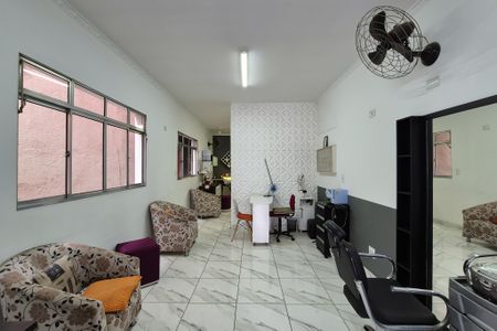 Casa à venda com 374m², 4 quartos e 2 vagasSala 