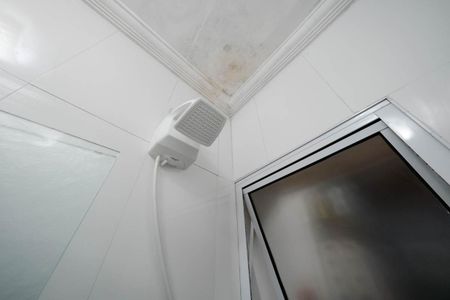 Banheiro de casa de condomínio à venda com 1 quarto, 38m² em Jardim Brasilia, São Paulo