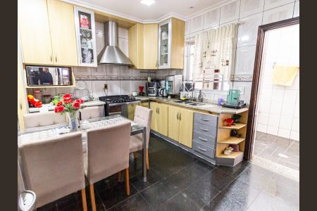 Casa à venda com 240m², 4 quartos e 1 vagaCozinha