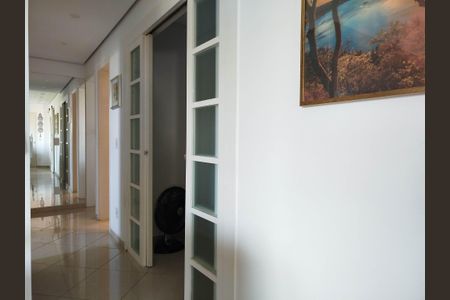 Apartamento à venda com 93m², 3 quartos e 2 vagas Apartamento à venda com 93m², 3 quartos e 2 vagasCorredor