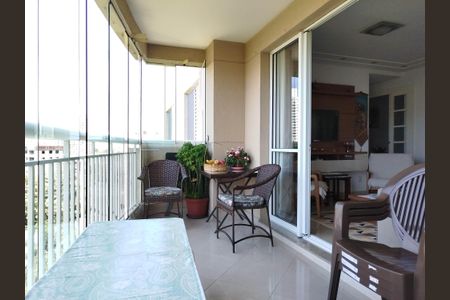 Apartamento à venda com 93m², 3 quartos e 2 vagas Apartamento à venda com 93m², 3 quartos e 2 vagasVaranda