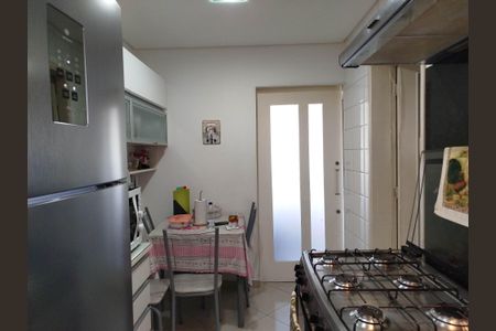 Apartamento à venda com 93m², 3 quartos e 2 vagas Apartamento à venda com 93m², 3 quartos e 2 vagasCozinha