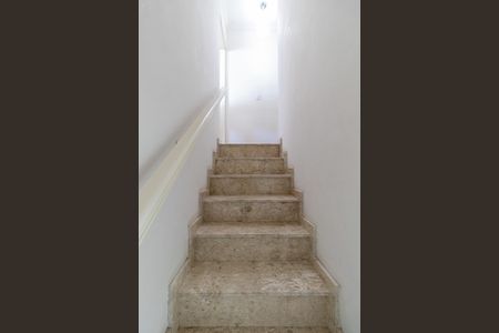 Escada de casa à venda com 2 quartos, 105m² em Vila Rio Branco, São Paulo