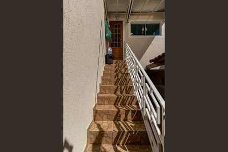 Casa à venda com 105m², 2 quartos e 3 vagasEscada