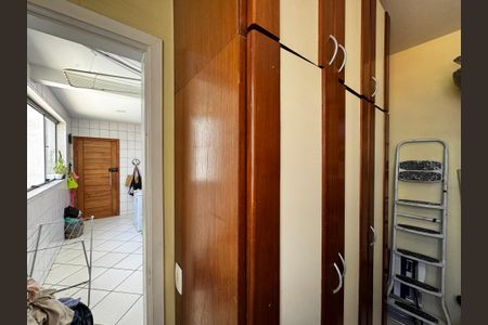 Apartamento à venda com 176m², 4 quartos e 3 vagasCozinha e Área de Serviço