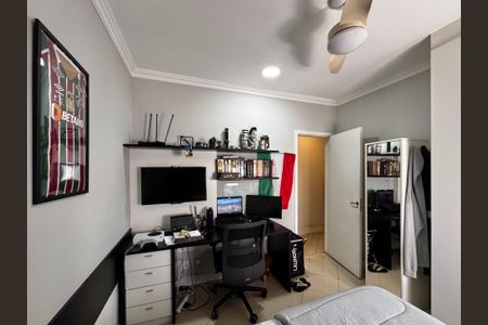 Apartamento à venda com 176m², 4 quartos e 3 vagasQuarto 2