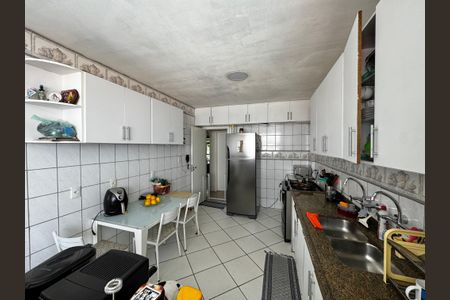 Apartamento à venda com 176m², 4 quartos e 3 vagasCozinha e Área de Serviço