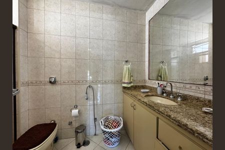 Apartamento à venda com 176m², 4 quartos e 3 vagasSuíte 1 - Banheiro