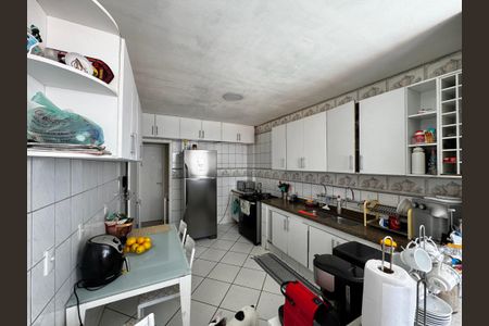 Apartamento à venda com 176m², 4 quartos e 3 vagasCozinha e Área de Serviço