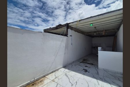 Casa de condomínio à venda com 120m², 2 quartos e 1 vagaVaranda 