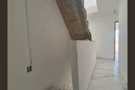 Casa de condomínio à venda com 120m², 2 quartos e 1 vagaHall 