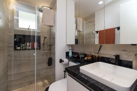 Apartamento à venda com 110m², 3 quartos e 2 vagas Apartamento à venda com 110m², 3 quartos e 2 vagasBanheiro da Suíte