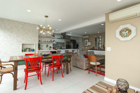 Apartamento à venda com 110m², 3 quartos e 2 vagas Apartamento à venda com 110m², 3 quartos e 2 vagasVaranda