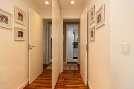 Apartamento à venda com 110m², 3 quartos e 2 vagas Apartamento à venda com 110m², 3 quartos e 2 vagasSuíte