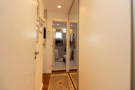 Apartamento à venda com 110m², 3 quartos e 2 vagas Apartamento à venda com 110m², 3 quartos e 2 vagasSuíte