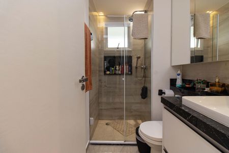 Apartamento à venda com 110m², 3 quartos e 2 vagas Apartamento à venda com 110m², 3 quartos e 2 vagasBanheiro da Suíte