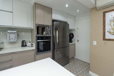 Apartamento à venda com 110m², 3 quartos e 2 vagas Apartamento à venda com 110m², 3 quartos e 2 vagasCozinha