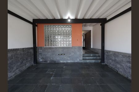 Casa à venda com 134m², 3 quartos e 2 vagasGaragem