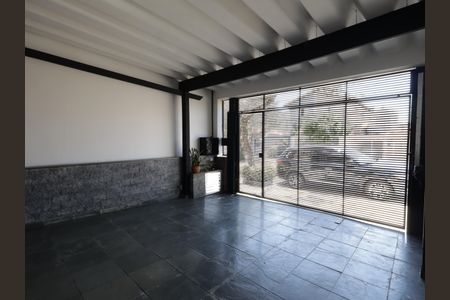 Casa à venda com 134m², 3 quartos e 2 vagasGaragem