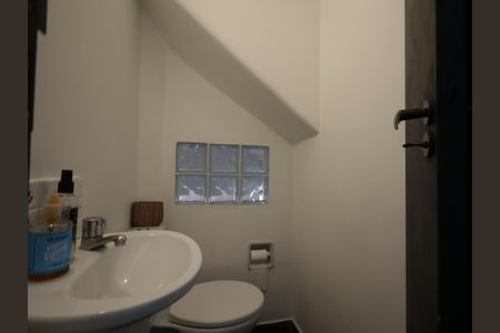 Casa à venda com 134m², 3 quartos e 2 vagasLavabo