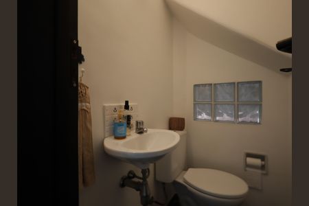 Casa à venda com 134m², 3 quartos e 2 vagasLavabo