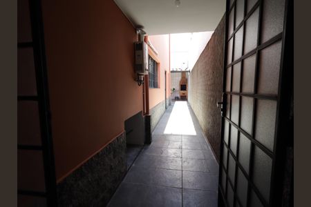 Casa à venda com 134m², 3 quartos e 2 vagasCorredor externo
