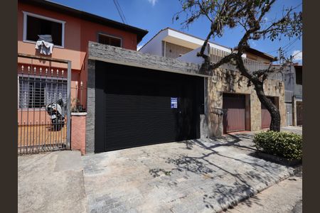 Casa à venda com 134m², 3 quartos e 2 vagasFachada