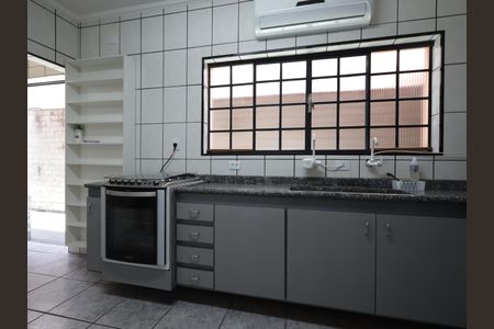 Casa à venda com 134m², 3 quartos e 2 vagasCozinha