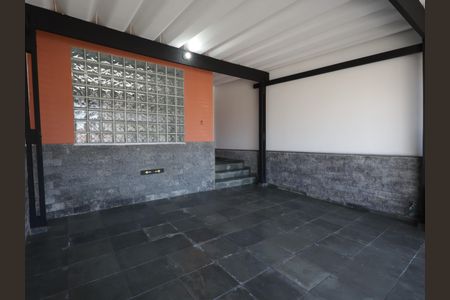 Casa à venda com 134m², 3 quartos e 2 vagasGaragem