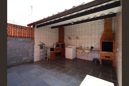 Casa à venda com 134m², 3 quartos e 2 vagasÁrea externa