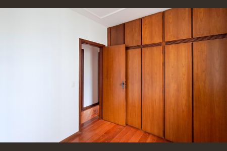 Quarto 2 de apartamento para alugar com 3 quartos, 115m² em Lourdes, Belo Horizonte