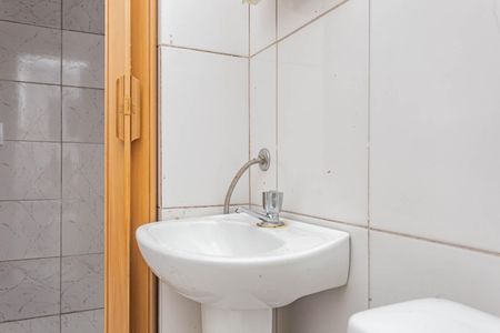 Banheiro de casa para alugar com 1 quarto, 40m² em Vila Moraes, São Paulo