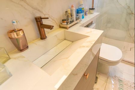 Apartamento à venda com 81m², 3 quartos e 2 vagasBanheiro do Quarto 3