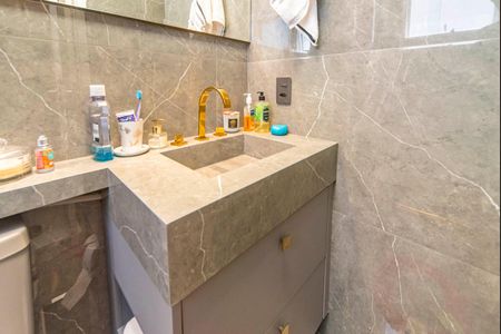 Apartamento à venda com 81m², 3 quartos e 2 vagasBanheiro