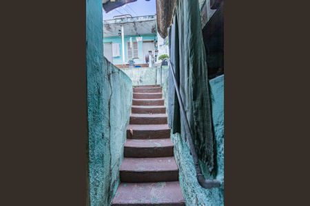 Casa à venda com 350m², 4 quartos e 3 vagasEscada