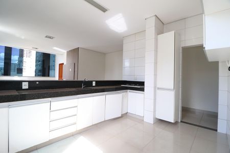 Apartamento para alugar com 170m², 3 quartos e 2 vagasCozinha
