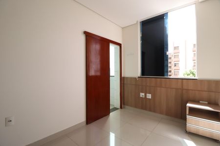 Apartamento para alugar com 170m², 3 quartos e 2 vagasSuíte 2