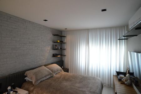 Apartamento à venda com 139m², 3 quartos e 2 vagas Apartamento à venda com 139m², 3 quartos e 2 vagasSuíte