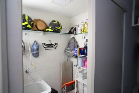 Apartamento à venda com 139m², 3 quartos e 2 vagas Apartamento à venda com 139m², 3 quartos e 2 vagasBanheiro de Serviço