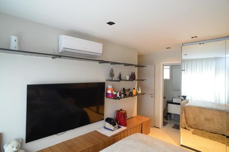 Apartamento à venda com 139m², 3 quartos e 2 vagas Apartamento à venda com 139m², 3 quartos e 2 vagasSuíte