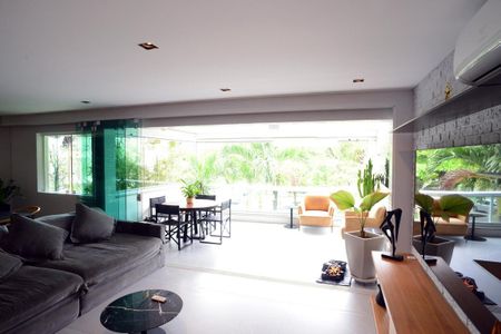 Apartamento à venda com 139m², 3 quartos e 2 vagas Apartamento à venda com 139m², 3 quartos e 2 vagasSala