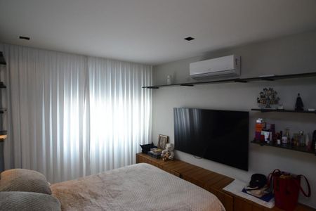 Apartamento à venda com 139m², 3 quartos e 2 vagas Apartamento à venda com 139m², 3 quartos e 2 vagasSuíte