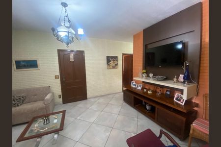 Casa à venda com 3 quartos, 360m² em Copacabana, Belo Horizonte