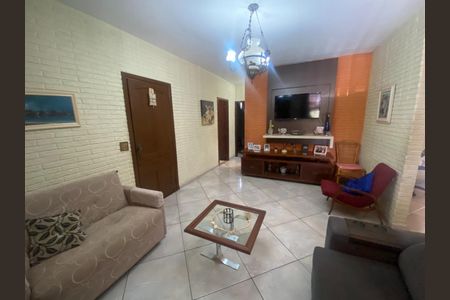 Casa à venda com 3 quartos, 360m² em Copacabana, Belo Horizonte