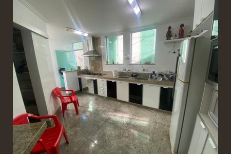 Casa à venda com 360m², 3 quartos e 3 vagas