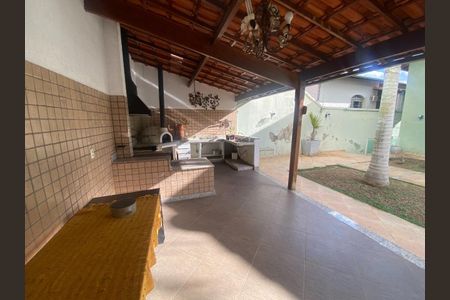 Casa à venda com 360m², 3 quartos e 3 vagas