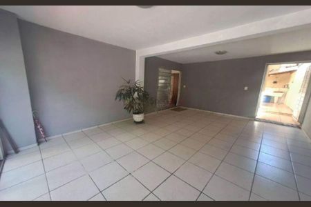 Casa à venda com 3 quartos, 160m² em Vila Carrão, São Paulo