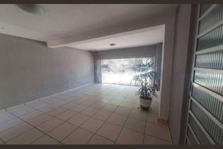 Casa à venda com 3 quartos, 160m² em Vila Carrão, São Paulo